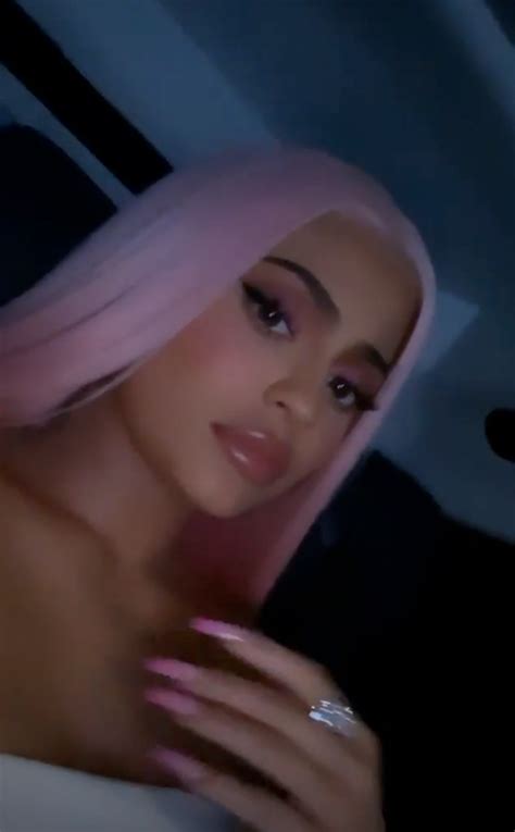 kylie jenner s night out featured pink hair twerking and so much more