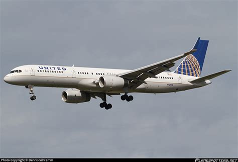 N12109 United Airlines Boeing 757 224wl Photo By Dennis Schramm Id