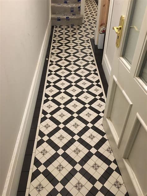 30 Small Entryway Tile Floor Ideas