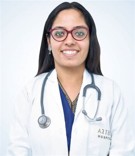 1 Cancer Specialist In Delhi And Gurgaon Dr Priya Tiwari