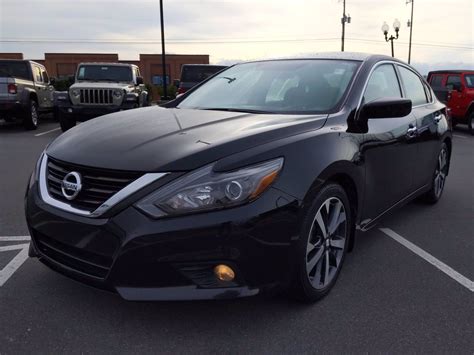 Pre Owned 2017 Nissan Altima 25 Sr Fwd 4dr Car