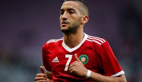 حكيم زياش ينتقل رسميا إلى الدوري الإنجليزي الممتاز لينضم إلى صلاح ومحرز