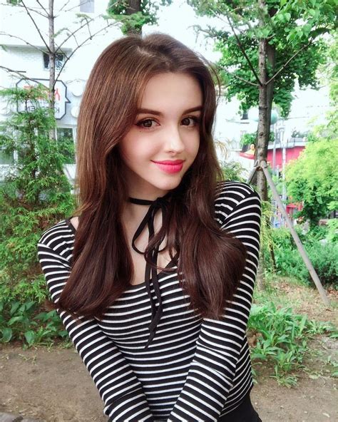 super cute teen girl on stylevore