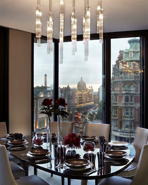 Helen Green Design Contemporary Apartment One Hyde Park © Dining