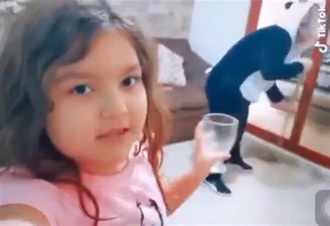 Tik tok uzbek qizlari kino kilip qvz milliyon dizayindan olingan prikolar. VIDEO VIRAL: Niña graba Tik Tok diabólico y su mamá fue la ...