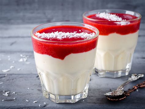 Panna cotta au coulis de fruits rouges Recette de Panna cotta au