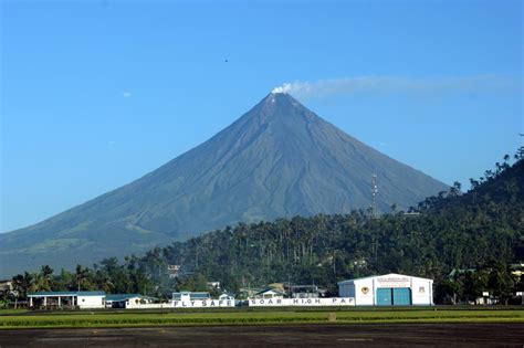 Phivolcs Lowers Mayon Volcanos Alert Level Inquirer News