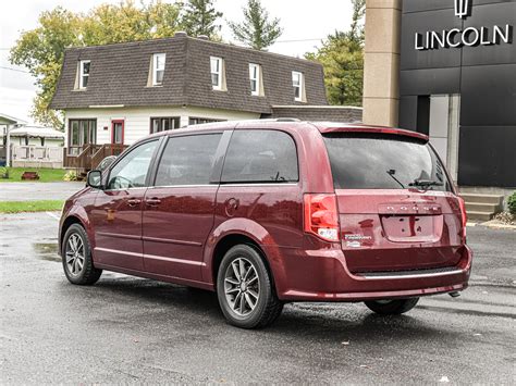 2017 Dodge Grand Caravan Sxt Premium Plus Rrrubyredmet Dupuis