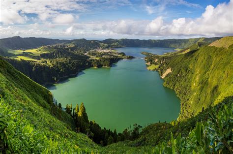 A little piece of paradise lost in the middle of the atlantic ocean. Which Islands Should I Visit? | The Azores