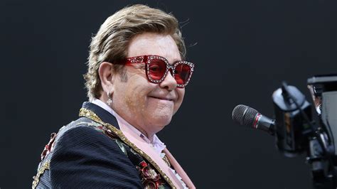 In this exclusive article, elton john writes about his extraordinary life and why he finally decided to 'i've never been very comfortable with seeing myself on a big screen': Elton John veröffentlicht riesige Raritätensammlung auf ...