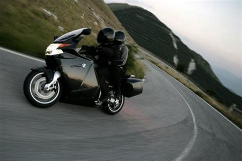 It could reach a top speed of 124 mph (200 km/h). 2008 BMW K 1200 GT Review - Top Speed