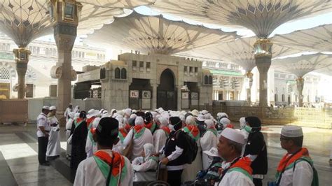 Jemaah Haji Asal Madina Ziarah di Masjid Nabawi | Radio START FM ...
