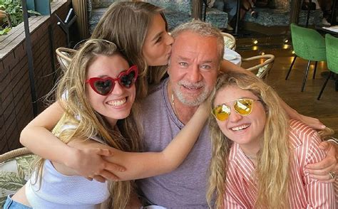 Hijas De Angélica Rivera De Vacaciones En Francia Con Su Papá Fotos