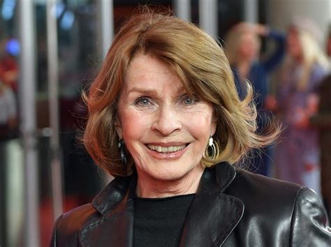 She received many award nominations for her acting in theatre, film and television; Senta Berger über Abschiede: "Die Endgültigkeit belastet ...