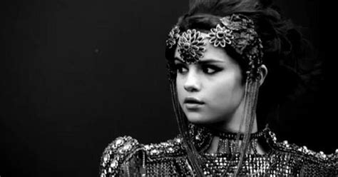 Selena Gomez Slow Down Il Nuovo Singolo Dallalbum Stars Dance