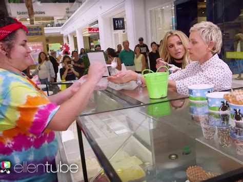 Netzhit Britney Spears Dreht Im Einkaufszentrum Durch