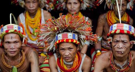 Suku semai salah satu suku daripada 6 bangsa senoi. 6 Suku Asli Indonesia yang Hampir Punah Keberadaannya ...