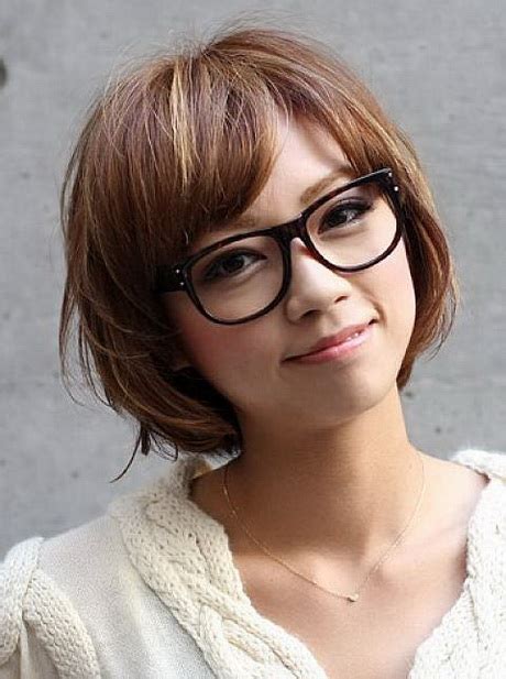 Hairstyles For Women With Glasses