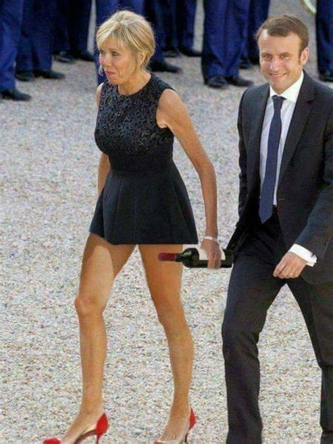 Brigitte Macron Legs Bing In French First Lady Brigitte Moda