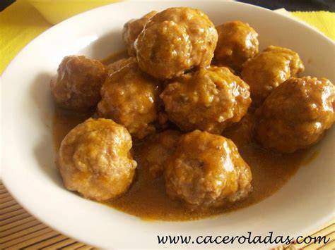 Lo bueno que tienen las albóndigas es que se pueden preparar de mil formas, ya que hay muchísimas. Albóndigas caseras de la abuela | Cocinar en casa es ...