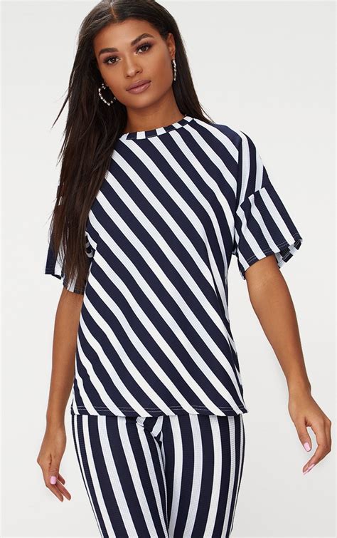 Blue Vertical Stripe Oversized T Shirt Prettylittlething Ie