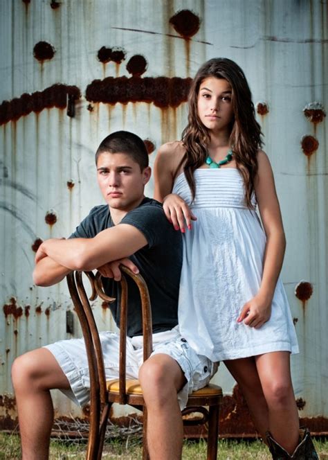 Older Sibling Cool Photography Poses For Brother And Sister