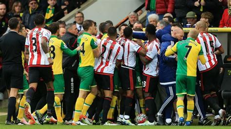 Create your own fifa 21 ultimate team squad with our squad builder and find player stats using our player database. Norwich and Sunderland hit with FA charge | FourFourTwo