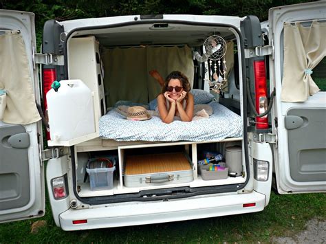 Voici une petite présentation de la marque, de ses modèles et de ses nouveautés. 3 mois, 1 van : Départ imminent | Fourgon aménagé camping car, Fourgon camping car, Astuces ...