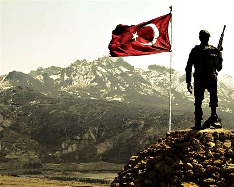 Türk bayrağı, türkiye cumhuriyeti anayasası'nın 3. Türkiye Gazetesi Foto Galeri - Türk Bayrağı'nın anlamı, en ...