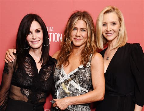 Jennifer aniston, courteney cox, and lisa kudrow gave us a taste of the impending friends reunion special by reuniting during. Friends reunion 2020: Lisa Kudrow says 'non-scripted' reunion postponed again due to coronavirus