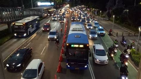 Cek TKP Kemacetan Jakarta Makin Parah Kendaraan Padat Di Jalan