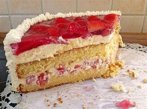 Erdbeerkuchen Mit Schmand Vanillecreme Von Loeckchen87 Chefkoch