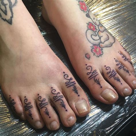 Toe Tattoos See This Instagram Photo By Applecuddlestattoos 29
