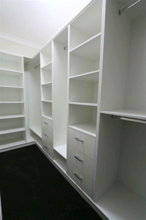 Walk in robe … | Organizing walk in closet, Closet layout, Walk in