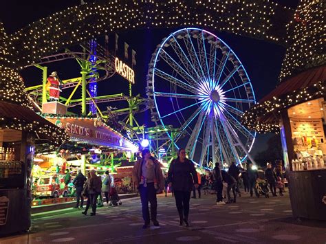 Christmas in London: The Ultimate Guide to Events, Carols, Pop-Ups