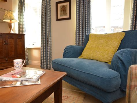 2 Bedroom Cottage In Derbyshire Bakewell Dog Friendly Holiday