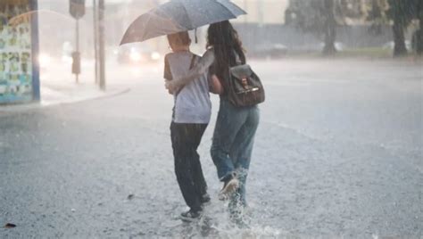 Chuva e até granizo Curitiba tem alerta de tempestade na previsão