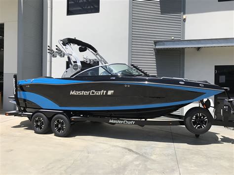 Mastercraft Xt22 2019 Model Midnight Black Jet Stream Blue Blakes