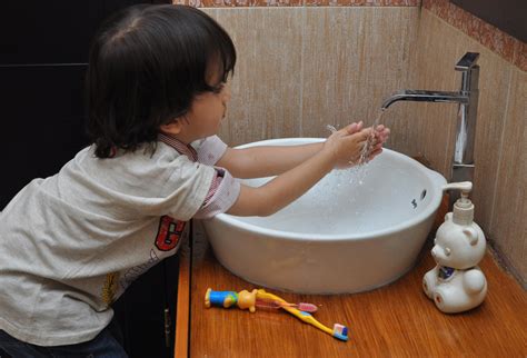 Ajari Anak Pentingnya Menjaga Kebersihan Tubuh Anakkuid