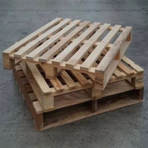Wood Square 4 Way Wooden Pallet For Packaging Capacity 50 100 Kg At