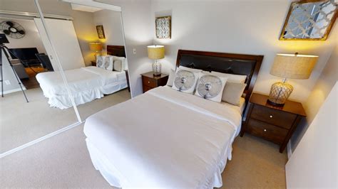 Mls Y 1 Bedroom Den Fully Furnished Apartment At York And Bremner