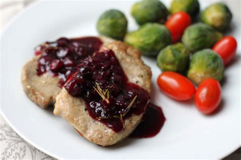 Pork tenderloin is more tender as the name implies. Pioneer Woman Pork Loin With Cranberry Sauce Recipe / Make Ahead Cranberry Sauce Recipe Ina ...