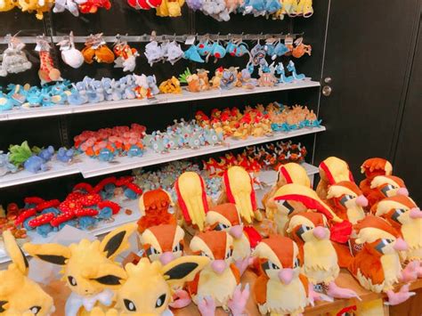 For items shipping to the united states, visit pokemoncenter.com. 【感動】"あのポケモン"に再会した、大人たちの反応