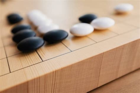 Cada jugador comienza con un número determinado de lp (life points) traducido como puntos de vida (8000, según las reglas oficiales), y un mazo de. Juegos Japoneses De Mesa / YÅ kai No Mori Aprendiendo A ...