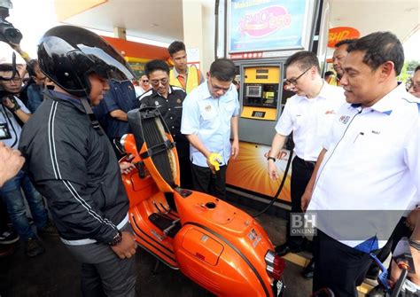 Kerajaan malaysia terpaksa tangguh sementara program subidi minyak 2020 & subsidi petrol 2020 untuk b40 & penerima. Subsidi petrol bersasar akan diumum tidak lama lagi ...