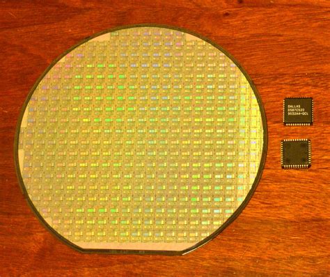 6 Inch Silicon Wafer Collectors Set Ds87c520 Cpu Wafer And Ds87c520