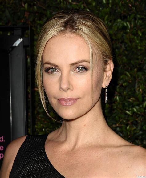 Charlize Theron Face Shape Hairstyles Best Eyebrow Products Oval