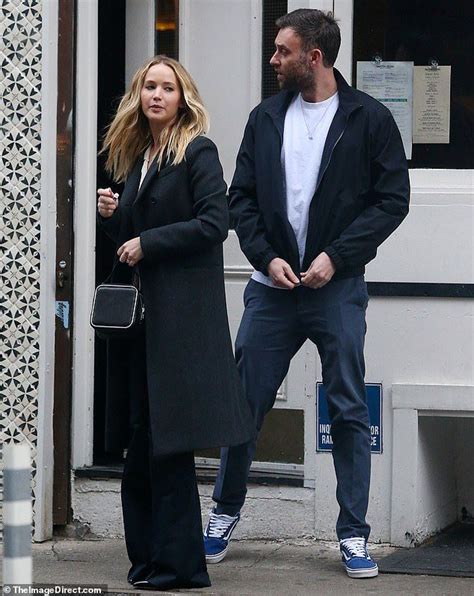 Jennifer Lawrence And Her Fiance Cooke Maroney Enjoy A Mexican Lunch