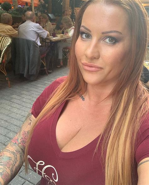 Bigger Breast Gin And Tonic Big Tits Juicy Laura Girl Instagram Plate