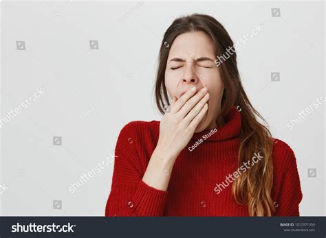 38331 Yawning Women Images Stock Photos And Vectors Shutterstock